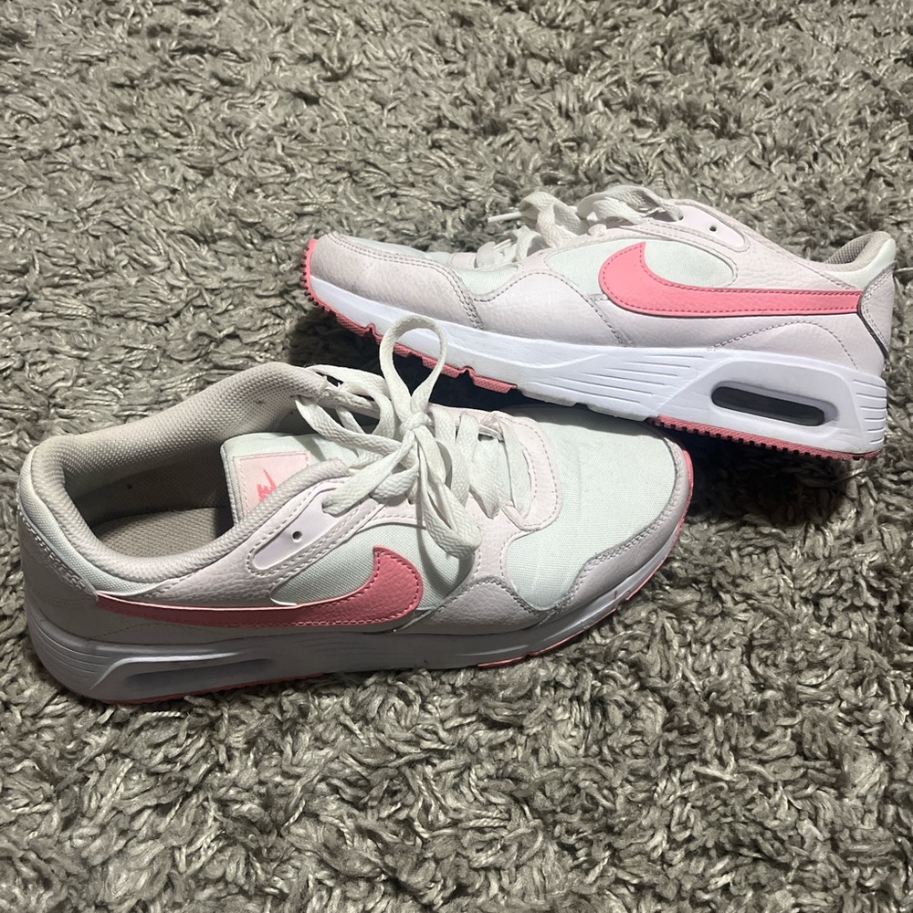 Nike Women's White and Pink Sneakers
